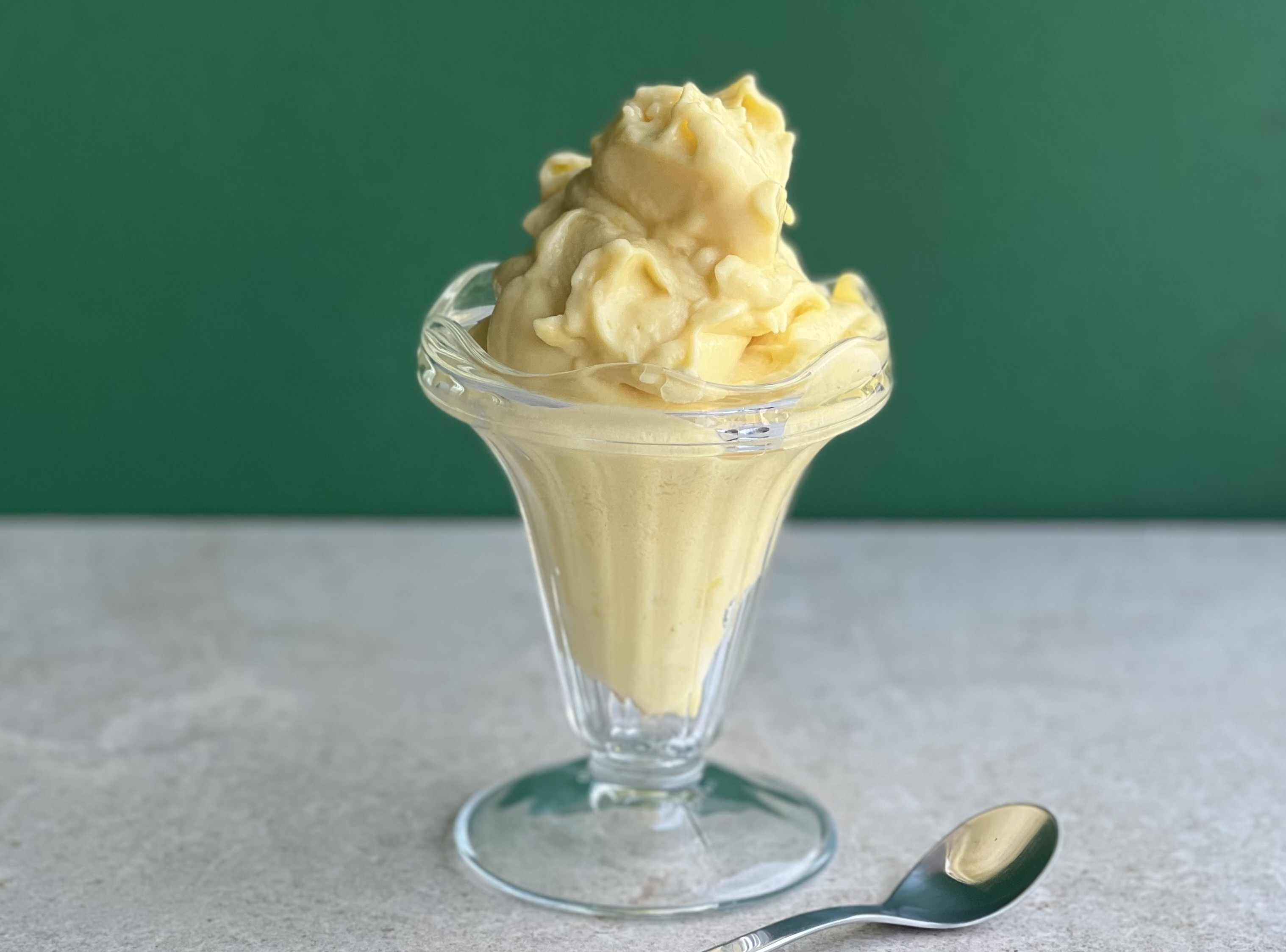 Nem og hurtig mangosorbet