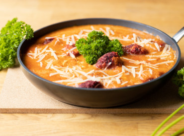 Pulp 'kød'boller med tomatsovs 