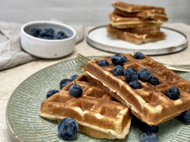 Vafler med hytteost og hirse