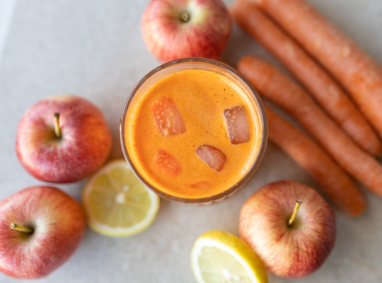 gulerodsjuice med gurkemeje