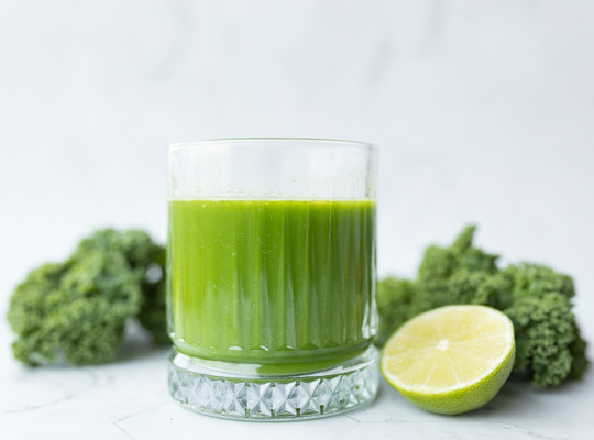 Grønkålsjuice med lime
