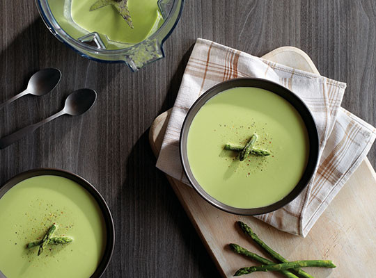 Asparges- og porresuppe