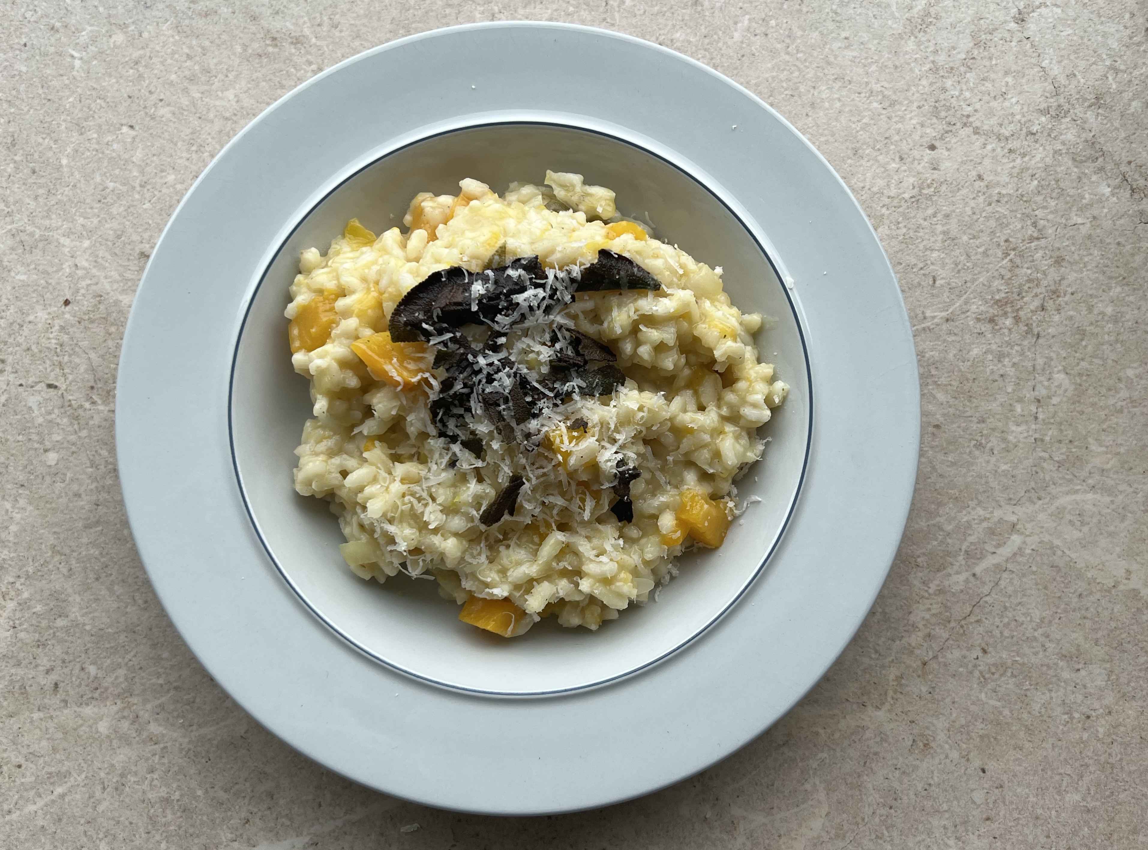 Risotto med hokkaido og salvie