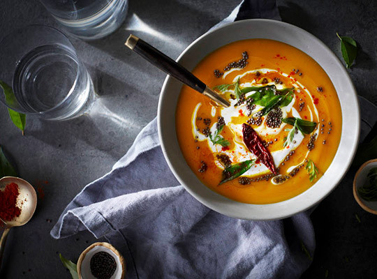 Karry og gulerodssuppe