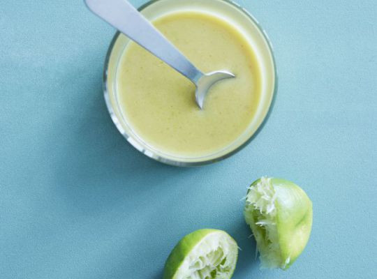 Dressing med lime og sennep