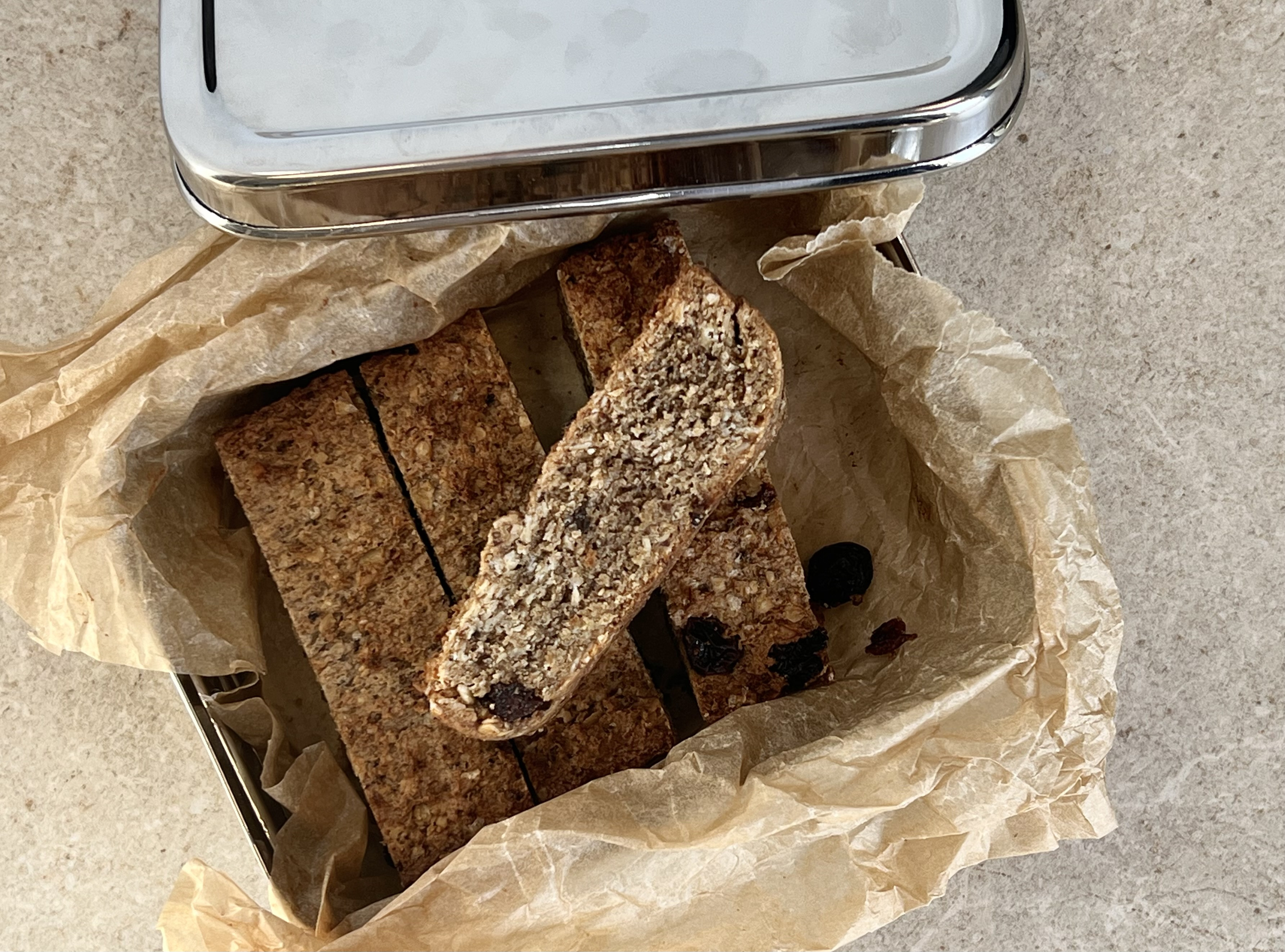 Hjemmetlavet müslibar med æble