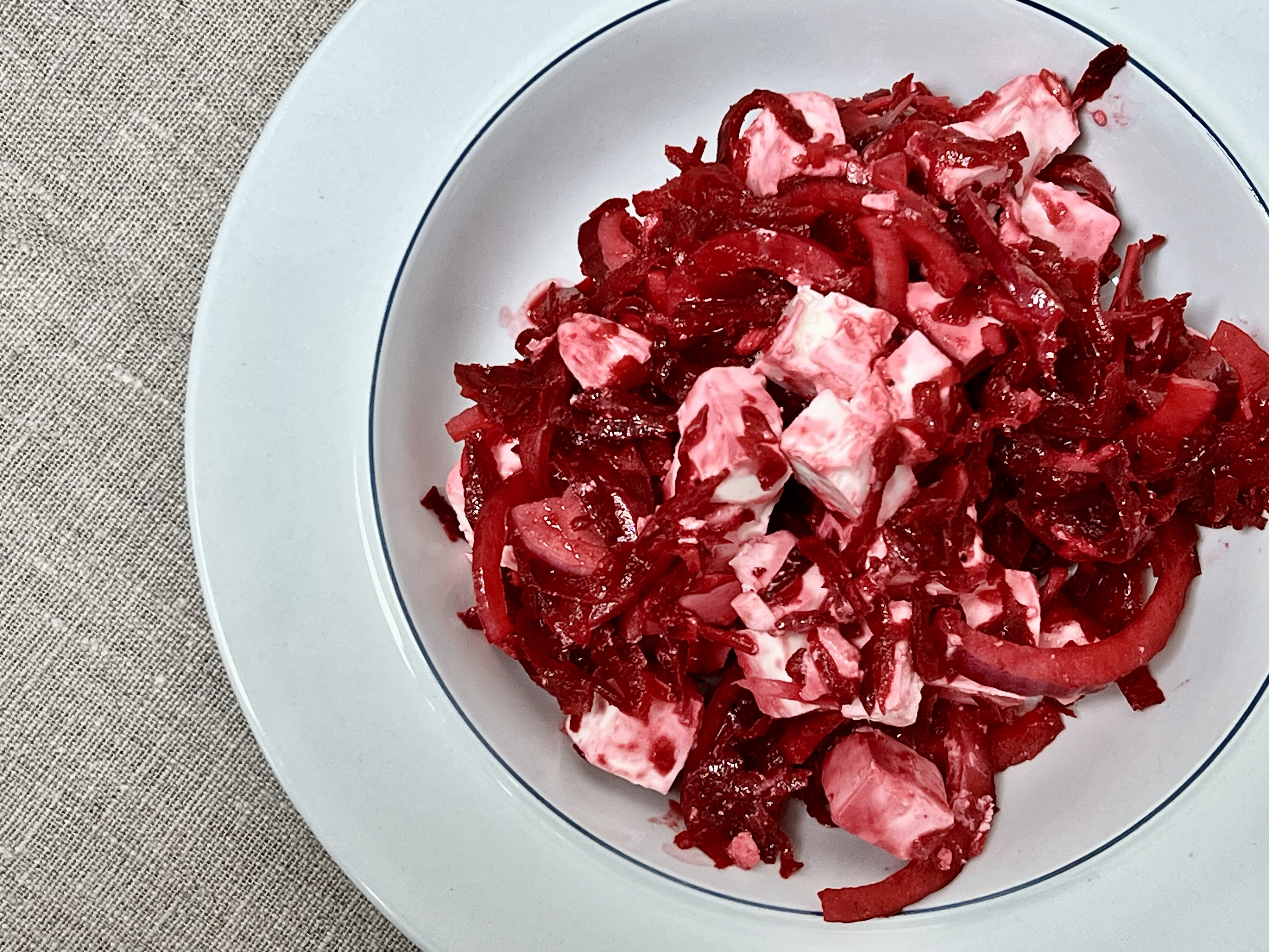 Rødbedesalat med peberrod og feta