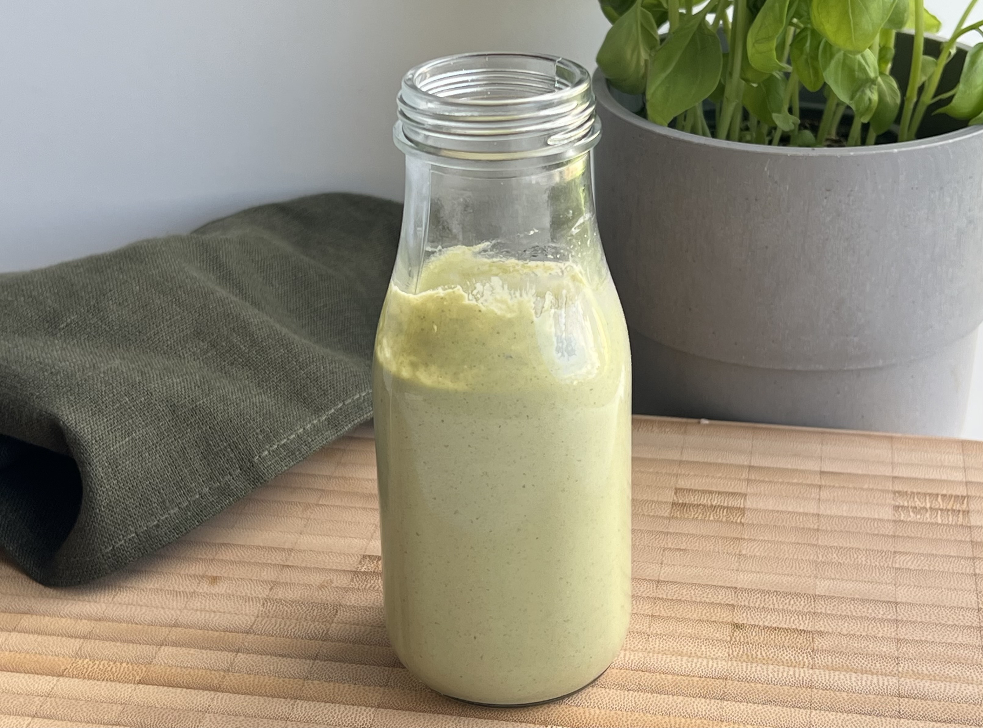 Urte-hvidløgsdressing